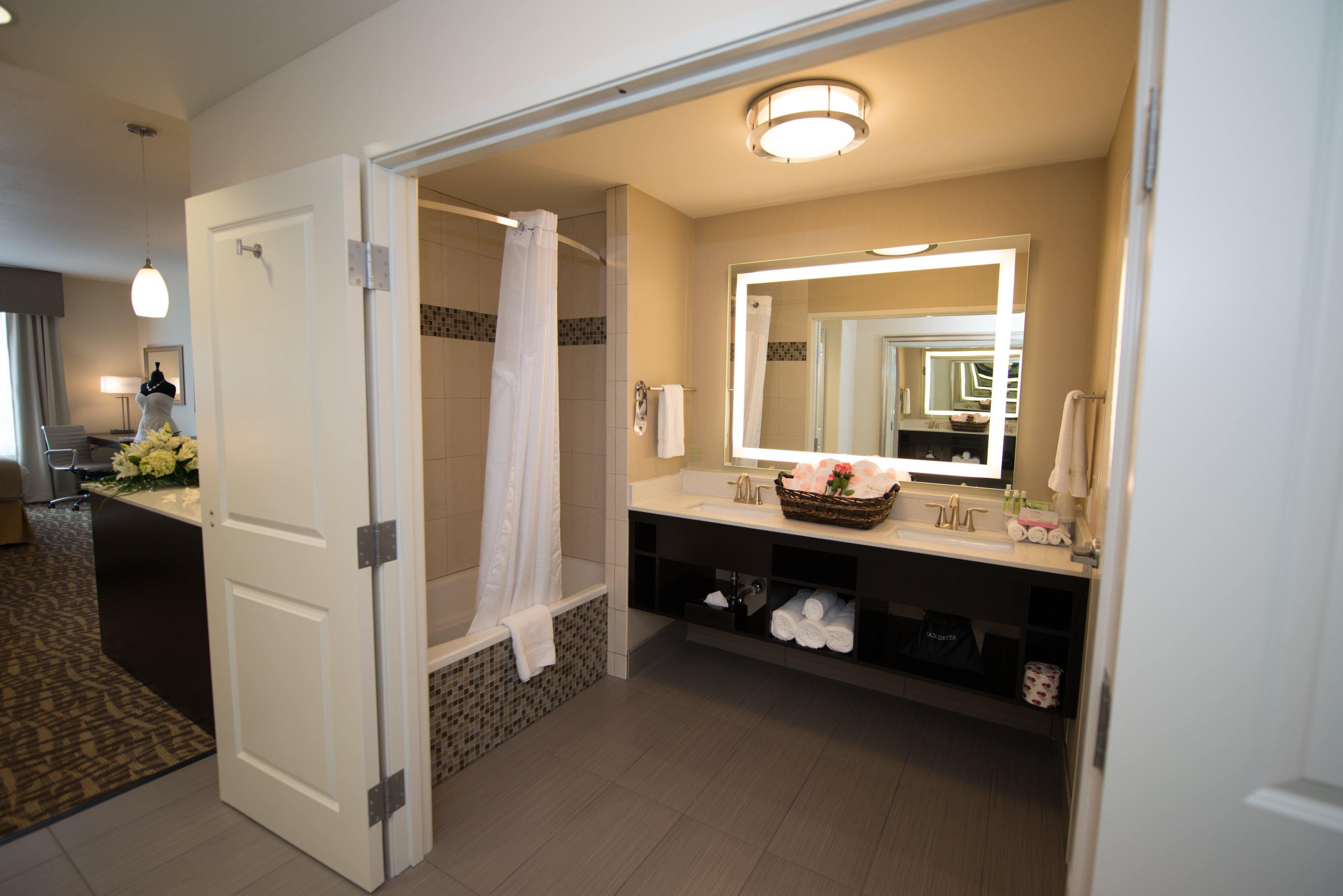 Holiday Inn Express & Suites Denver South - Castle Rock By Ihg Exterior foto